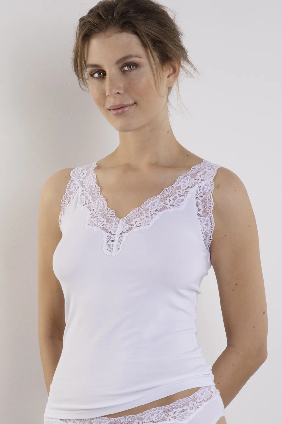 achselhemd_romance_0.webp Achselhemd, ROMANCE