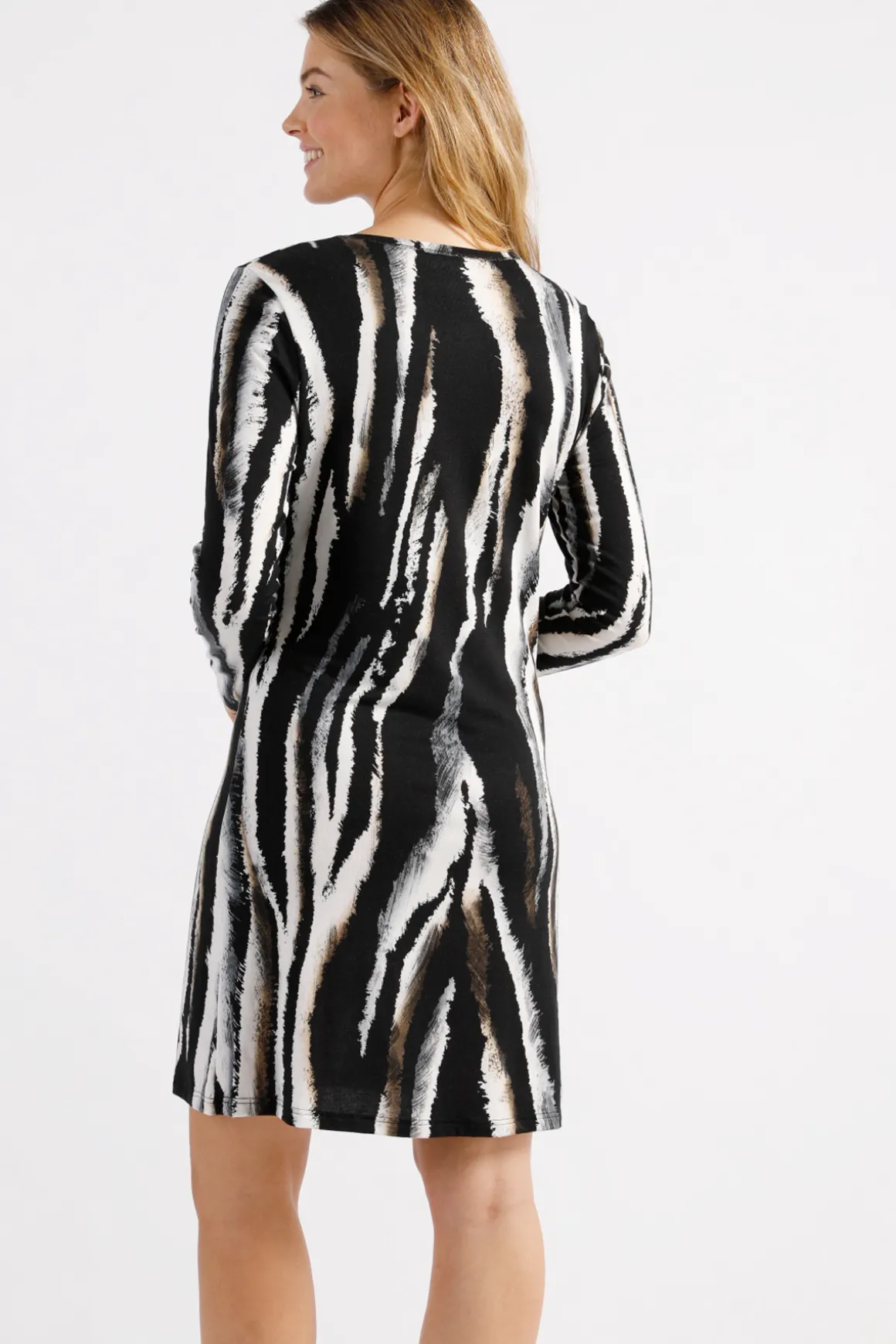 nightshirt_1-8.webp Nightshirt