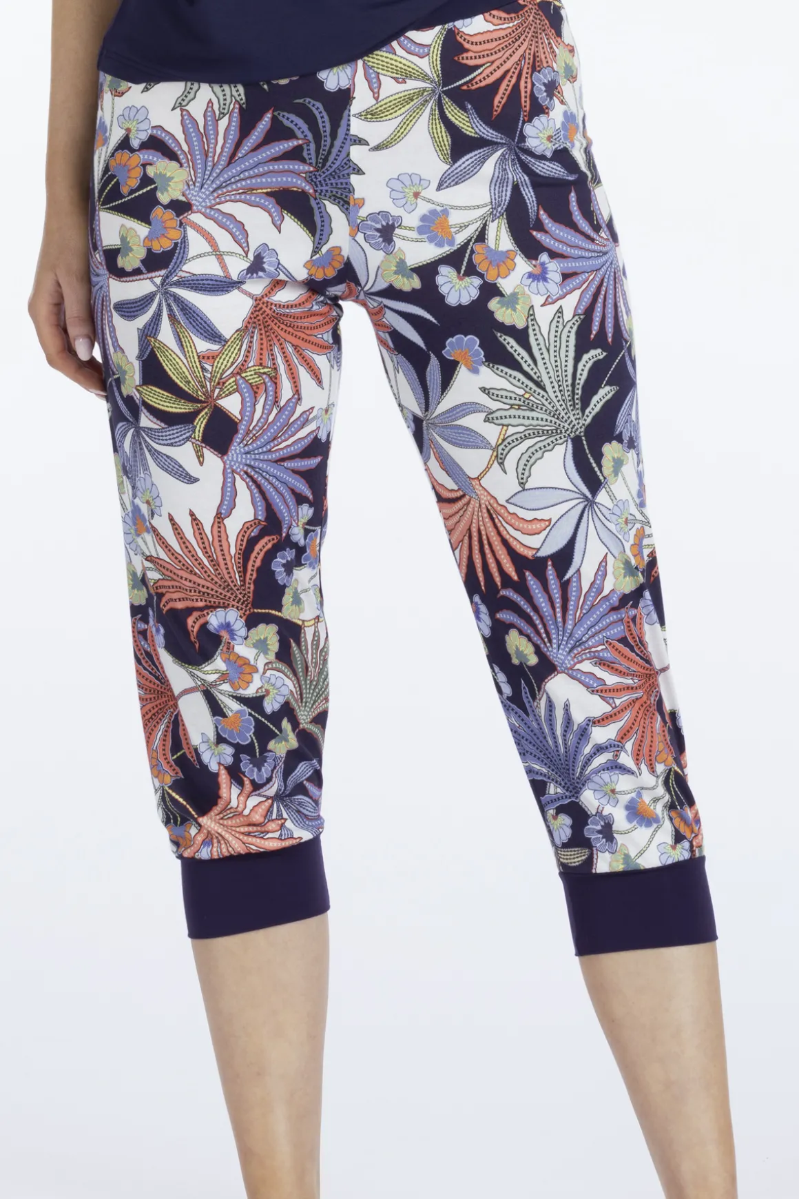 pants_0.webp 3/4 Pants